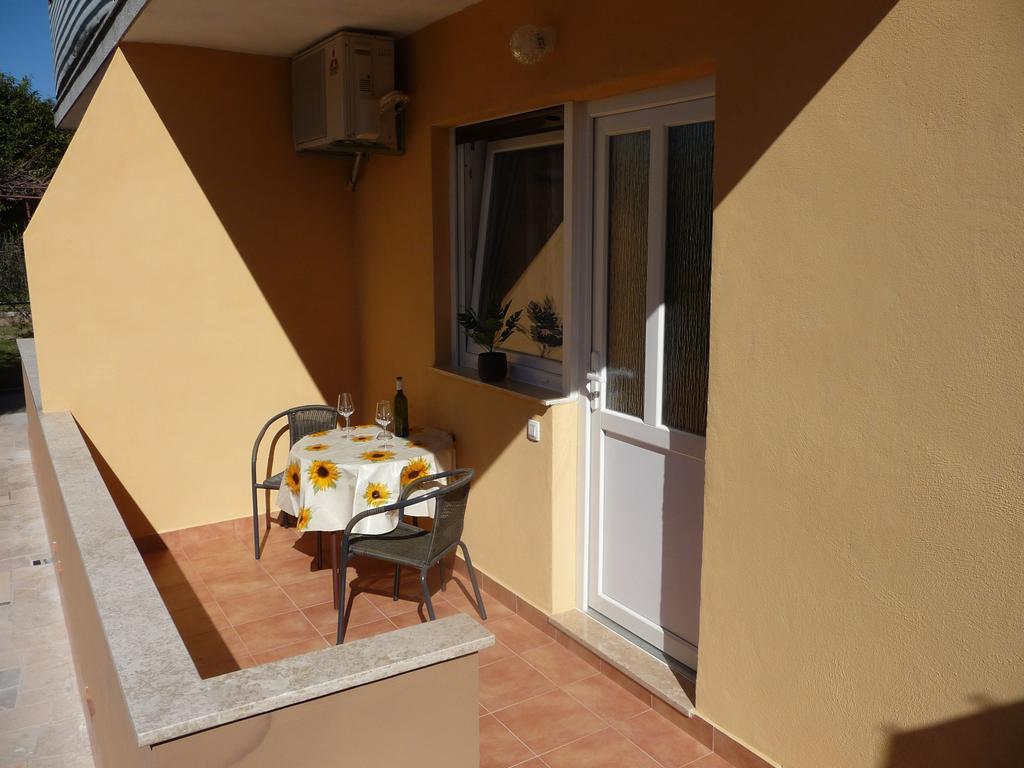 Apartments & Rooms Milka Umag Ngoại thất bức ảnh
