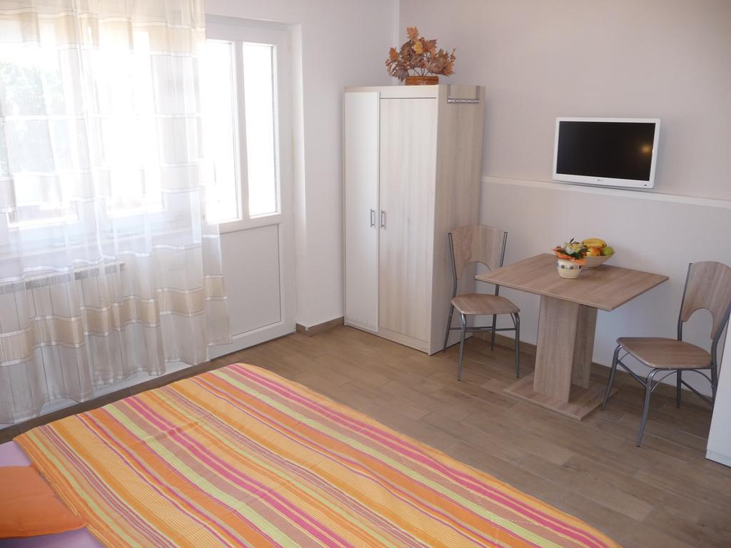 Apartments & Rooms Milka Umag Ngoại thất bức ảnh