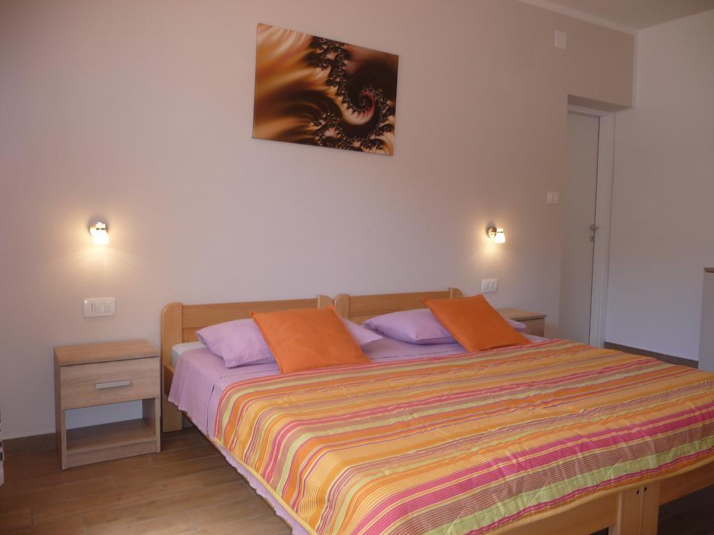 Apartments & Rooms Milka Umag Ngoại thất bức ảnh