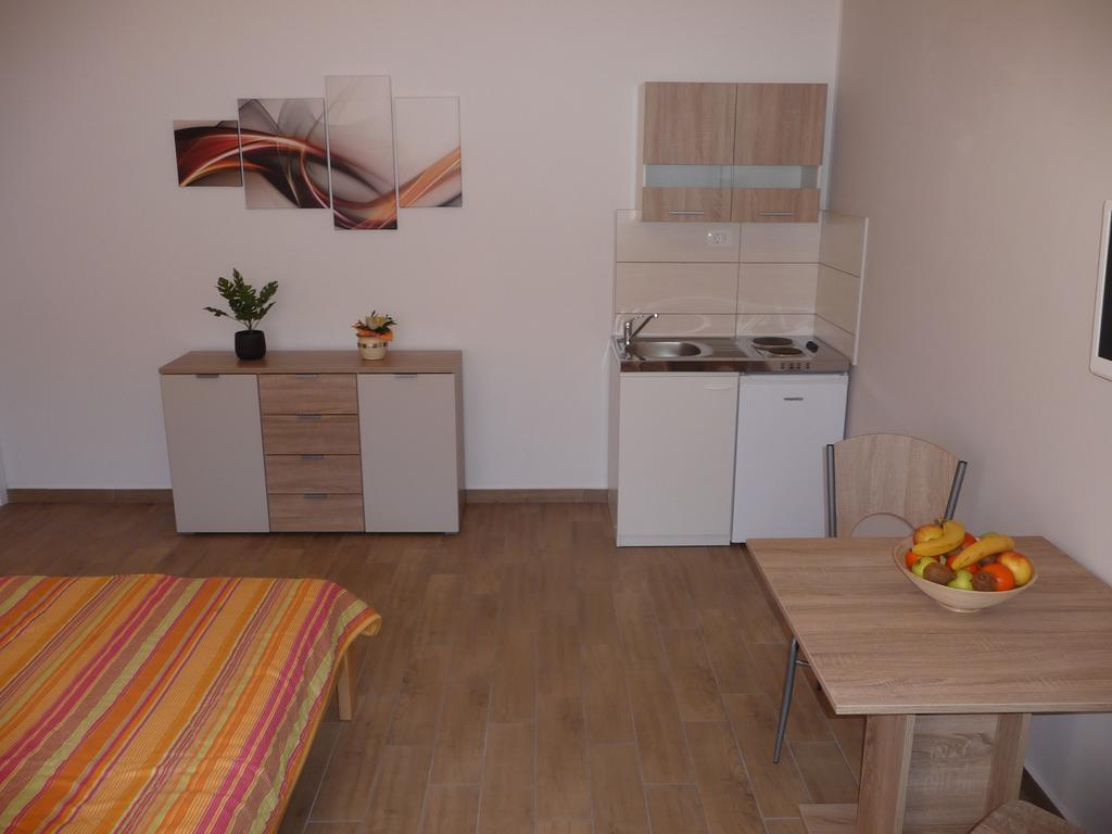 Apartments & Rooms Milka Umag Ngoại thất bức ảnh