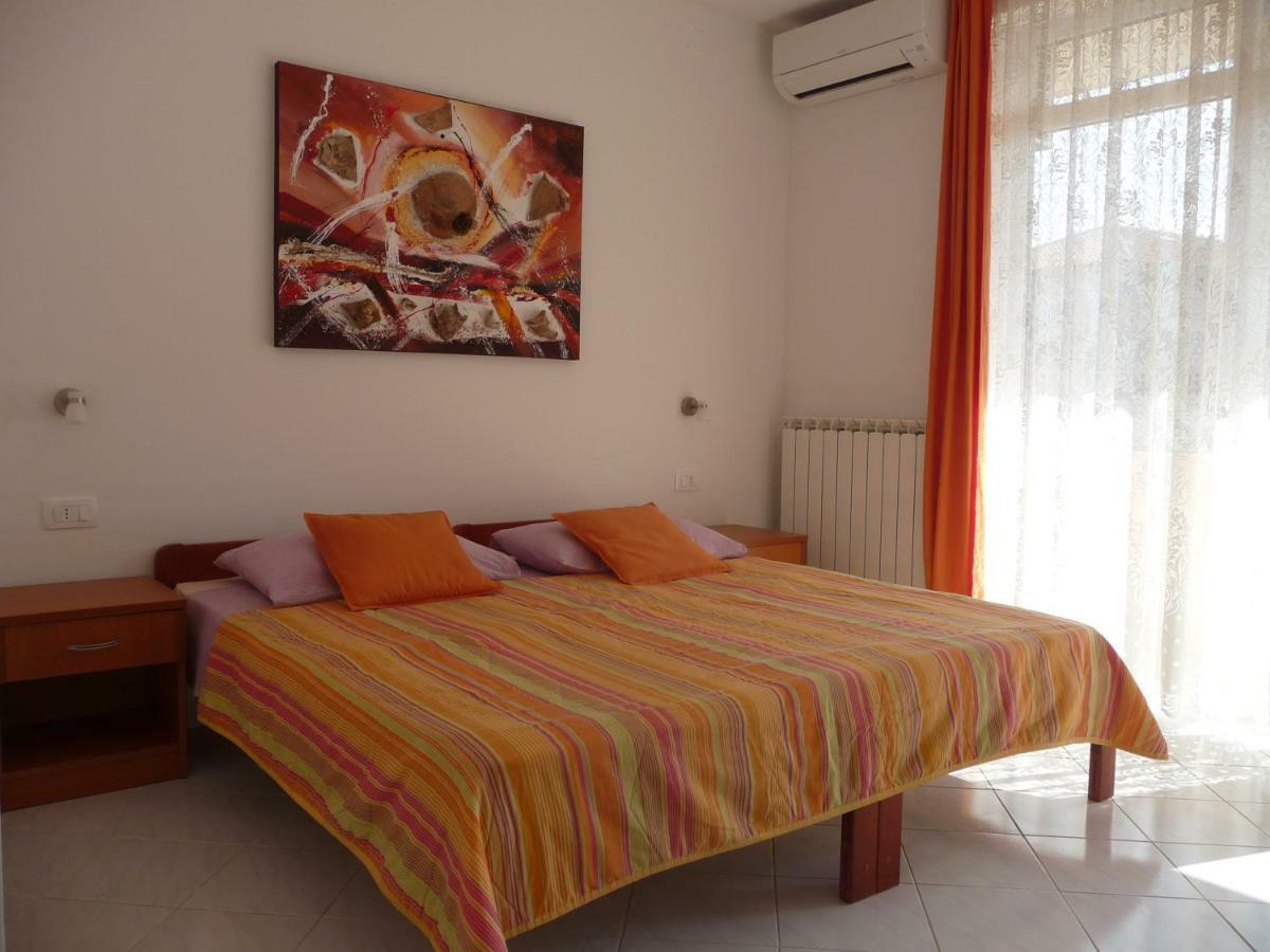 Apartments & Rooms Milka Umag Ngoại thất bức ảnh