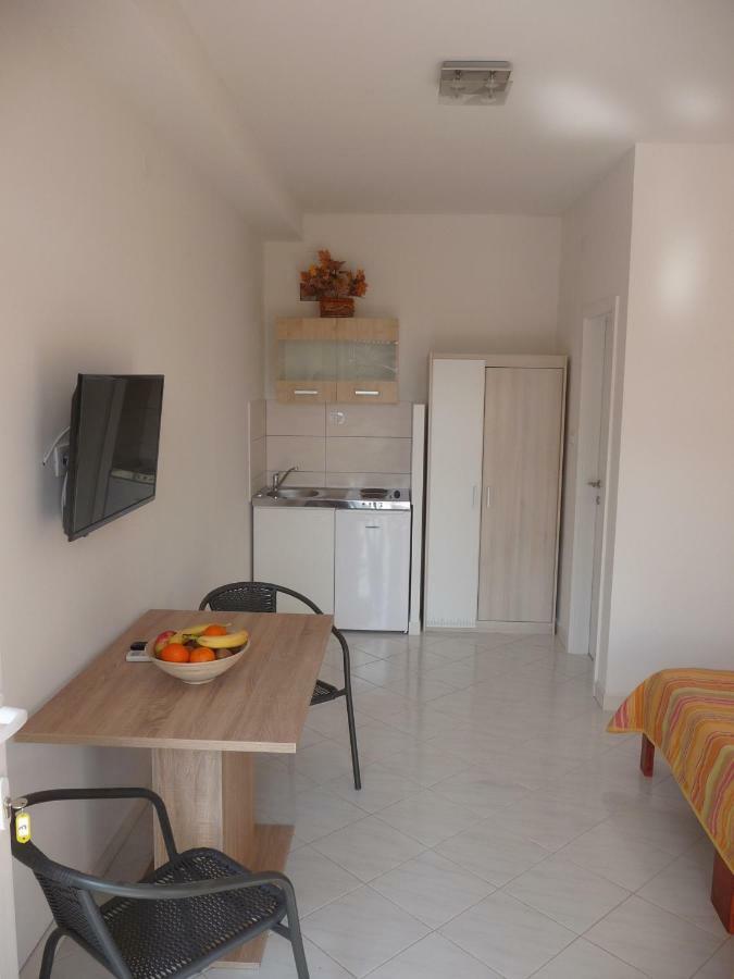 Apartments & Rooms Milka Umag Ngoại thất bức ảnh